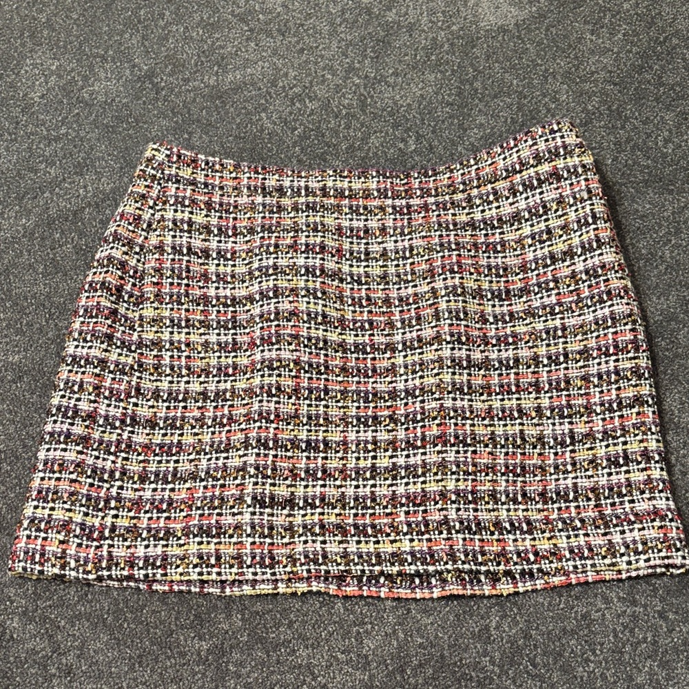 J Crew Multicolor Tweed Skirt like new. Beautiful mix of colors size 12